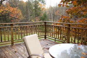 Property grounds - Carly Brook Home-Cozy Country Retreat Near Ski Areas (Hinesburg)