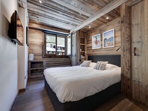 4 bedrooms, free WiFi, bed sheets - Spacious apartment with fireplace, parking, Val-d'Isère (Val-d'Isère)