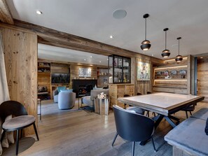 Dining - Spacious apartment with fireplace, parking, Val-d'Isère (Val-d'Isère)