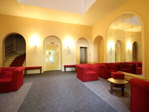 Interior - Central T2 apartment with view, pets allowed, parking (La Bourboule)
