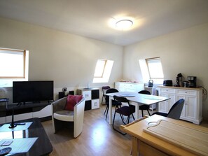 Dining - Central T2 apartment with view, pets allowed, parking (La Bourboule)