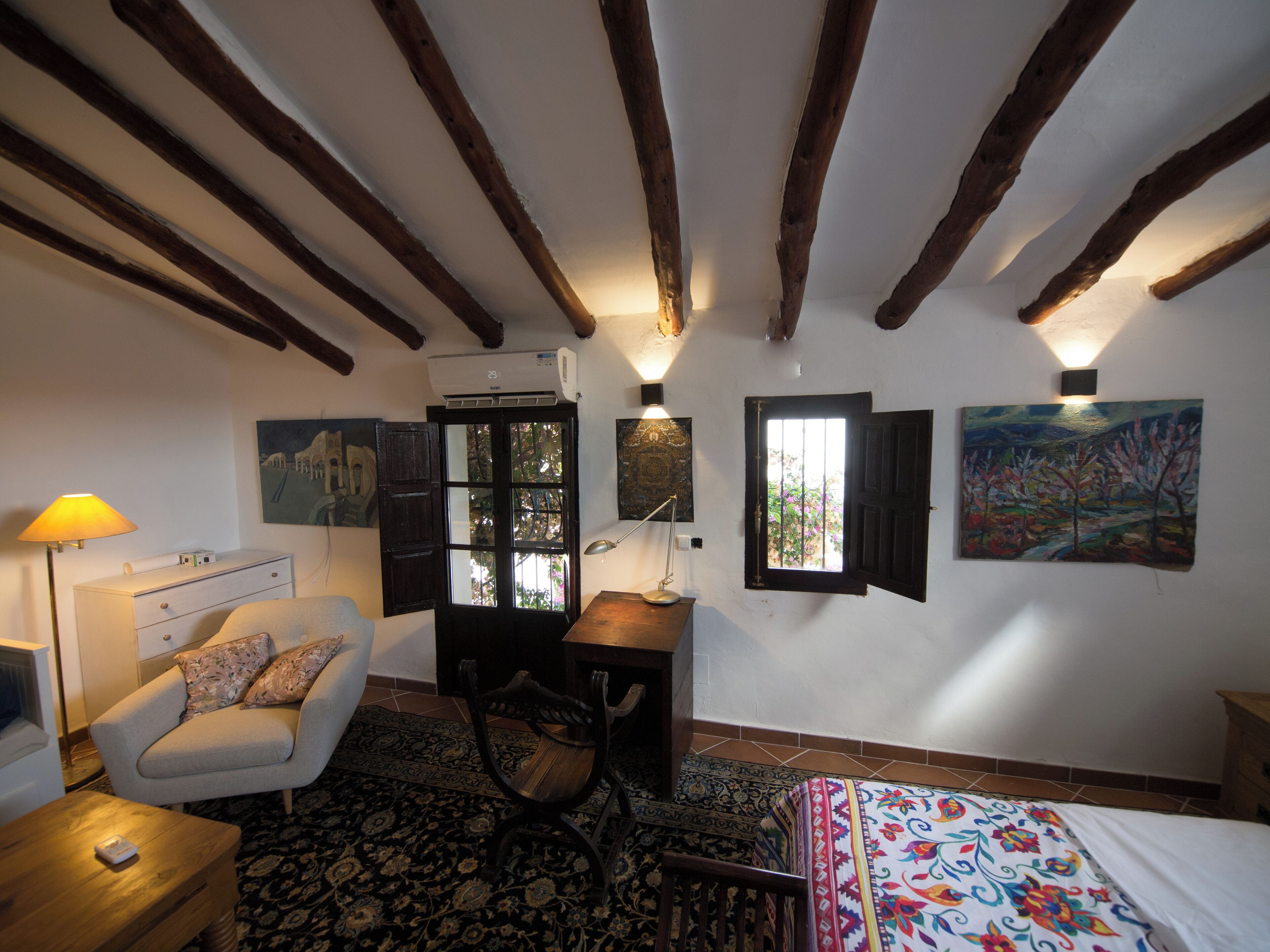 3 chambres, fer et planche à repasser, Wi-Fi, draps fournis