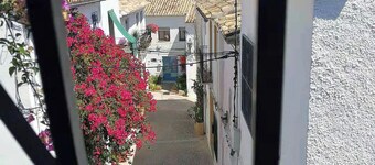 Guest House Bellaguarda: Rooms centrally located in old town Vocationals Holiday Adults