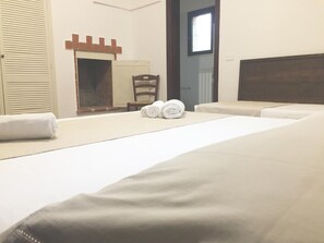 2 slaapkamers, een strijkplank/strijkijzer, wifi, beddengoed