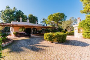 Property grounds - Villa 'S Venardia Gallipoli' with Sea View, Wi-Fi and Air Conditioning (Gallipoli)