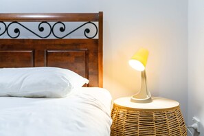 4 habitaciones, tabla de planchar con plancha y acceso a internet 