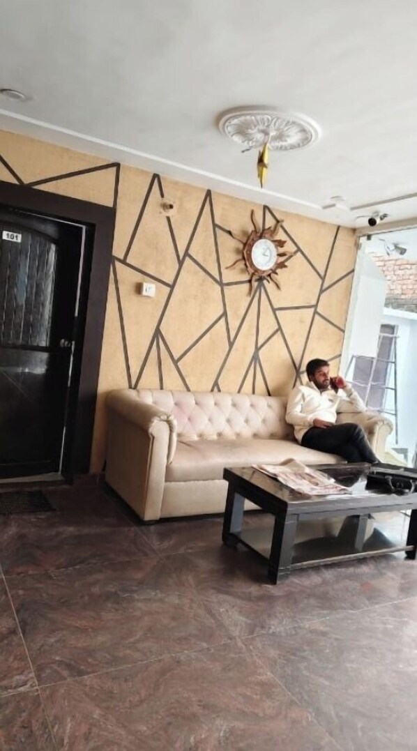 Reception - New Sandhya Guest House (Varanasi)