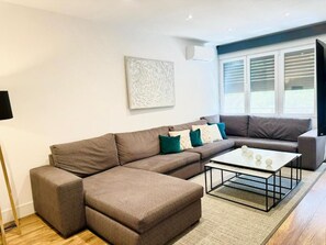 Luksushuoneisto | Oleskelualue | Taulutelevisio