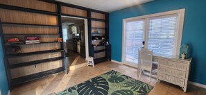 Interior - Seahorse Pool Hideaway 3.5 M to Nokomis Beach (Nokomis)