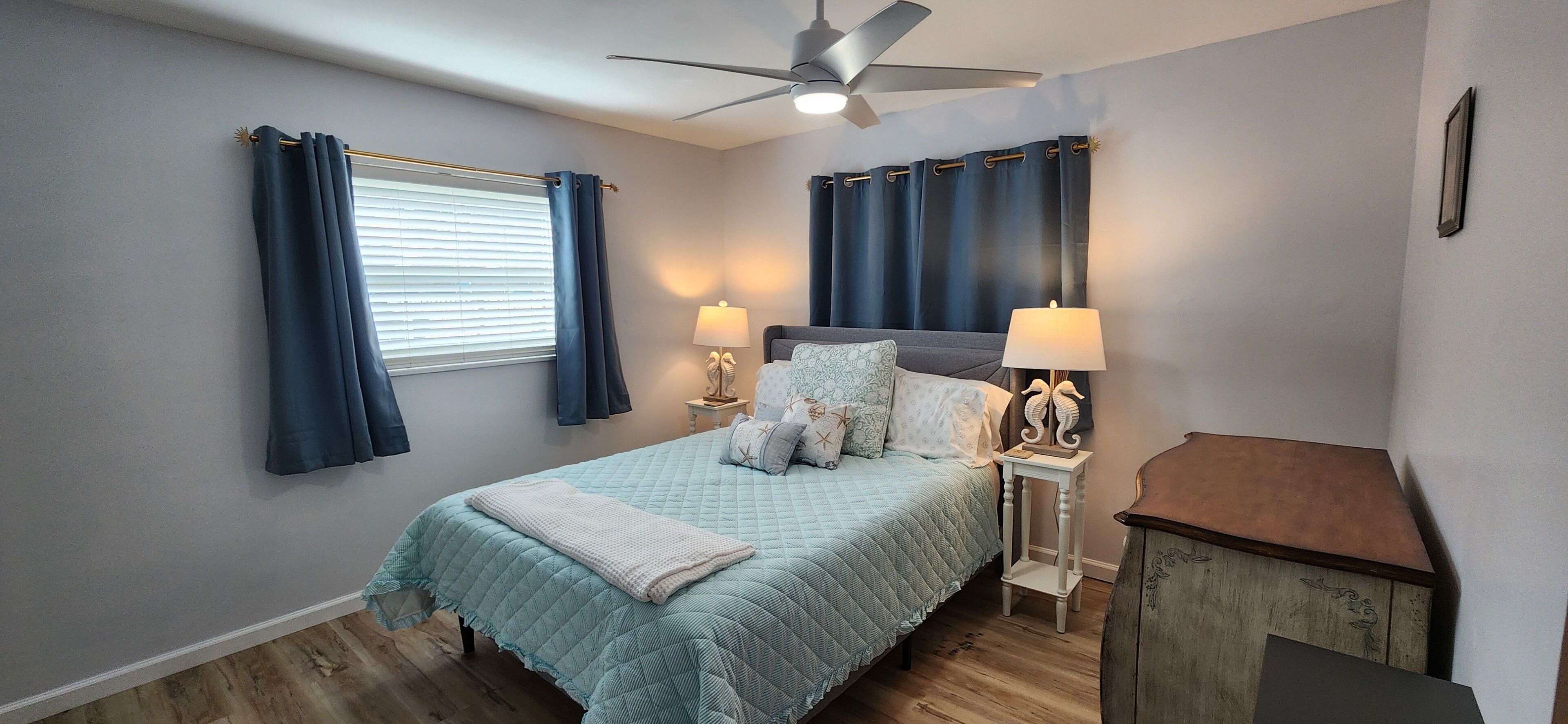 3 chambres, fer et planche à repasser, accès à Internet, literie fournie