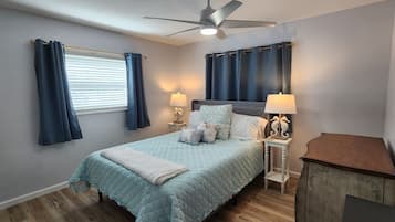 3 chambres, fer et planche à repasser, accès à Internet, literie fournie