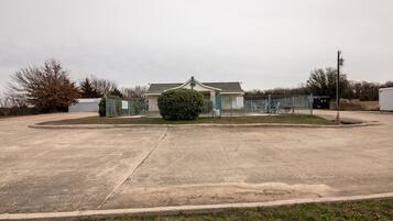 Enceinte de lâhĂ©bergement