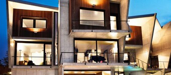 Villa Angelu : Architectural Jewel with Swimming Pool