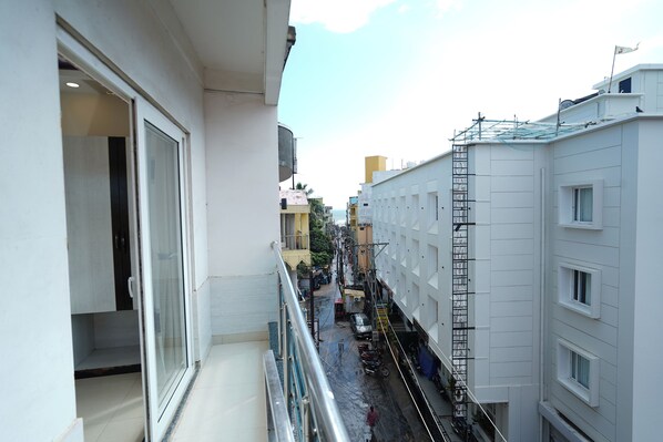 مكتب وواي فاي مجانًا