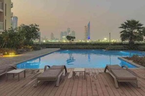 Outdoor pool - Vogue | Vida Hills | Golf Club view | near Marina (Dubai)