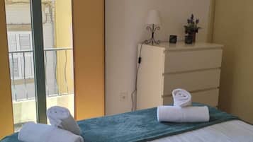 3 quartos, ferros/tábuas de passar roupa, Wi-Fi, roupa de cama