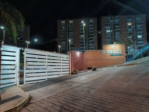 Imagen sin descripción, 3 de 13, botón