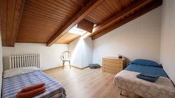 Schreibtisch, WLAN, Bettwäsche