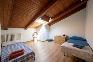 Schreibtisch, WLAN, Bettwäsche