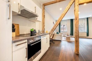 Micro-ondes, four, plaque de cuisson, lave-vaisselle