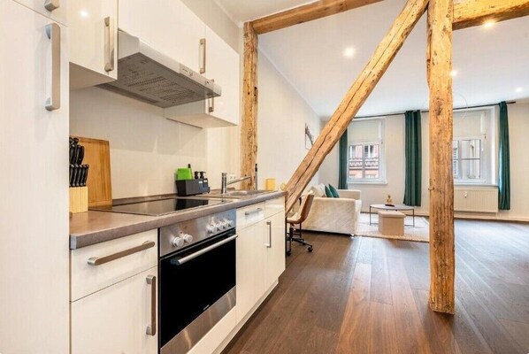 Mikrowelle, Ofen, Herdplatte, Geschirrspüler