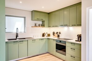 Apartment | 2 bedrooms, desk, Internet - 2bed Mouille Point Apartment w Amazing Cape Views (Cape Town)