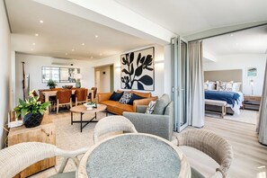 Apartment | 2 bedrooms, desk, Internet - 2bed Mouille Point Apartment w Amazing Cape Views (Cape Town)