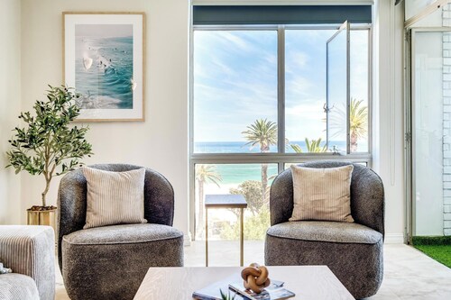Camps Bay Seaside Beach View Apartment Palm Bay