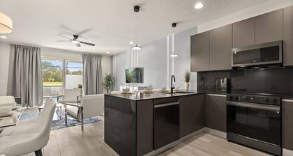 Stunning Townhome With Private Pool Games Room