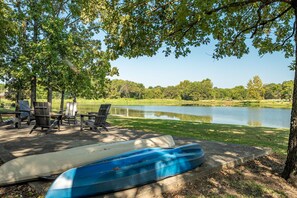 Outdoor dining - "Peace" of Heaven. Private lake. Fish dock.4Bd2.5Ba (Mead)