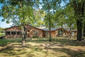 Exterior - "Peace" of Heaven. Private lake. Fish dock.4Bd2.5Ba (Mead)