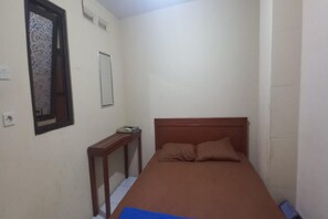 Free WiFi, bed sheets - Hotel O 94911 Syariah Anggrek Guest Hous (Katapang)