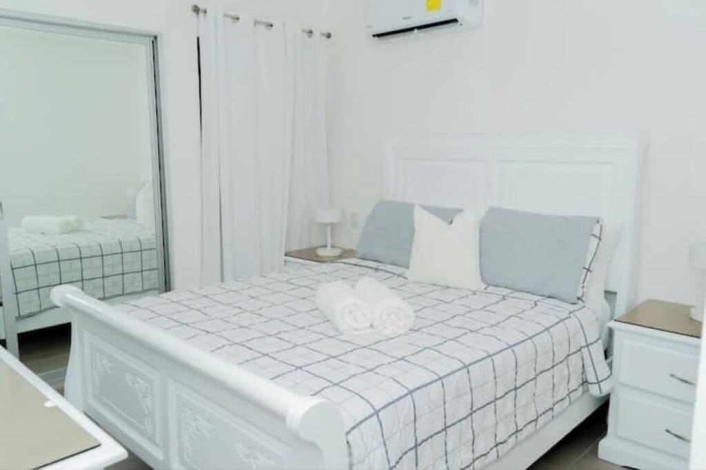 2 chambres, fer et planche à repasser, Wi-Fi, literie fournie
