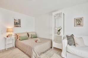1 bedroom, iron/ironing board, WiFi, bed sheets - Mona - Buchen (Odenwald) (Buchen)