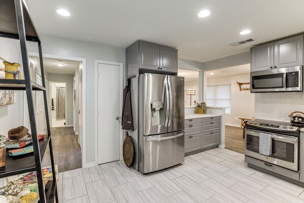 House (2 Bedrooms) | Interior