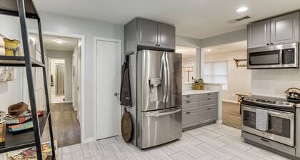 Dog-friendly Dallas Home w/ Fenced Yard!