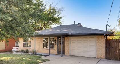 Dog-friendly Dallas Home w/ Fenced Yard!