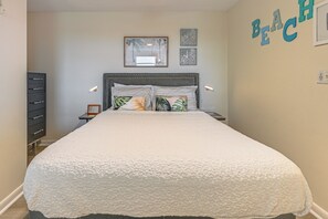 Apartment (0 Bedroom) | Interior - Stroll to Bonita Beach Park: Ocean-view Getaway (Bonita Springs)