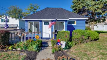 House (2 Bedrooms) | Front of property