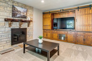 House (3 Bedrooms) | Interior - Suburban Home 9 Mi to Dtwn Denver: Outdoor Oasis! (Aurora)