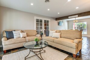 House (3 Bedrooms) | Interior - Suburban Home 9 Mi to Dtwn Denver: Outdoor Oasis! (Aurora)