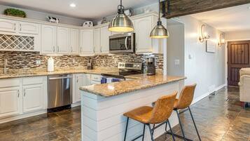 Nhà (3 Bedrooms) | Nội thất