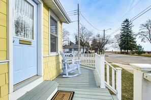 Cottage (2 Bedrooms) | Interior - Steps to Beach - Two Rivers Lakeview Cottage (Two Rivers)