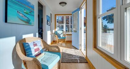 Steps to Beach - Two Rivers Lakeview Cottage