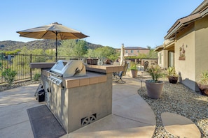 House (4 Bedrooms) | Interior - Mtn-view Patio Oasis! Luxe Family Home in Peoria (Peoria)