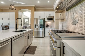 House (4 Bedrooms) | Interior