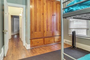 House (2 Bedrooms) | Interior - Urban Retreat 1 Mi to Riverfront! Detroit Duplex (Detroit)