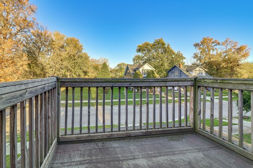 Urban Retreat 1 Mi to Riverfront! Detroit Duplex