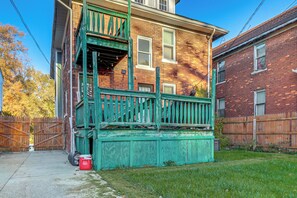 House (2 Bedrooms) | Interior - Urban Retreat 1 Mi to Riverfront! Detroit Duplex (Detroit)