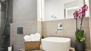 Shower, towels - Lisbon Alfama Charming Apartment (Lisboa ciudad)